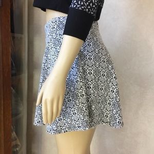 La Hearts Black/ White Textured and Pattern Skirt